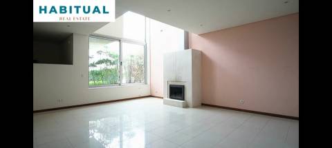 Moradia T3  em Seixas - Condomínio Fechado com Piscina