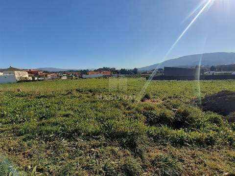 Lote de 1478 m2 destinado a construção em Vila Praia de Âncora