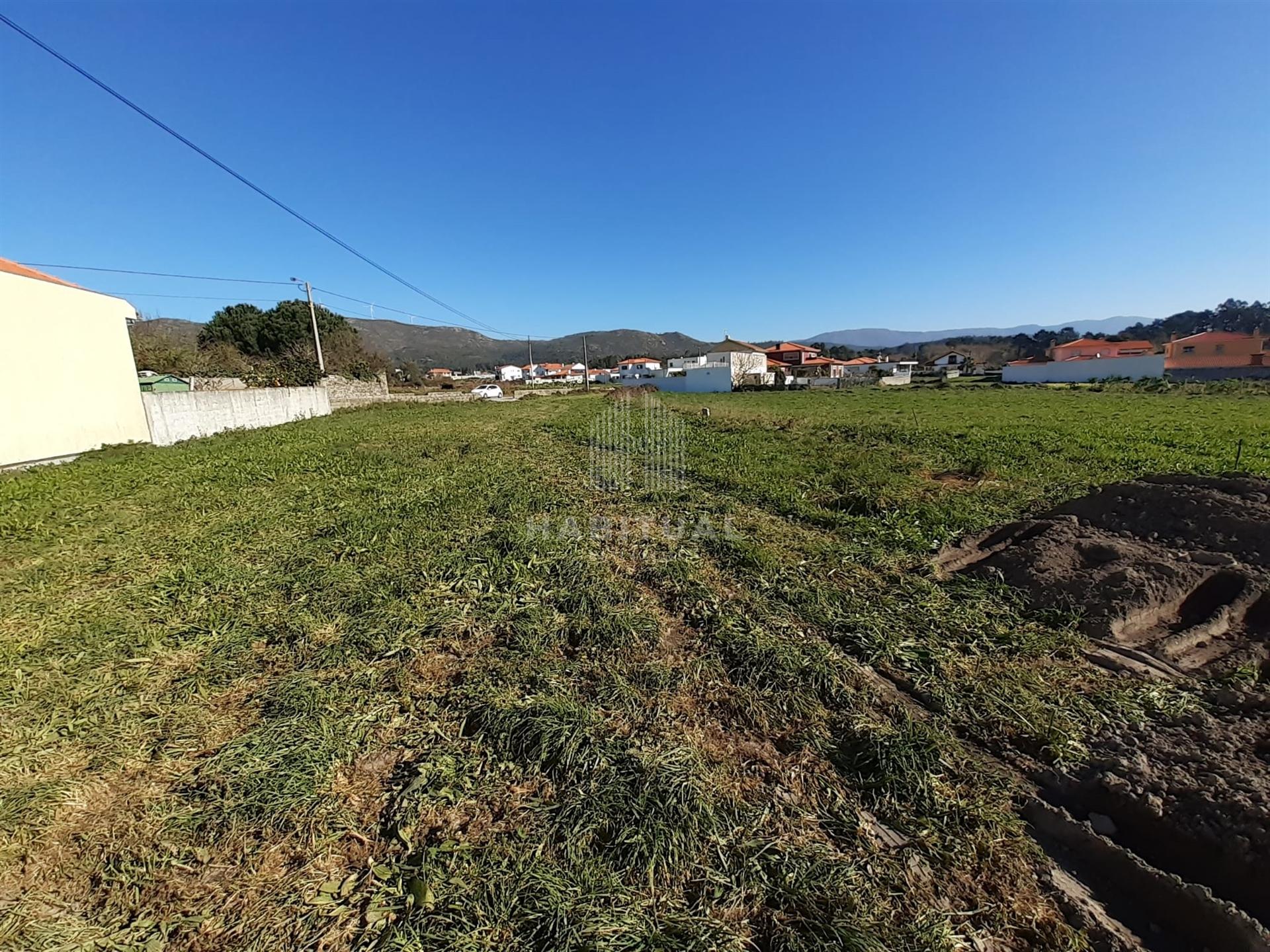 Lote de 1478 m2 destinado a construção em Vila Praia de Âncora