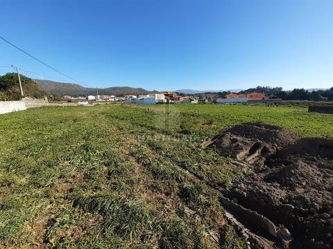 Lote de 1478 m2 destinado a construção em Vila Praia de Âncora