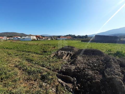 Lote de 1478 m2 destinado a construção em Vila Praia de Âncora