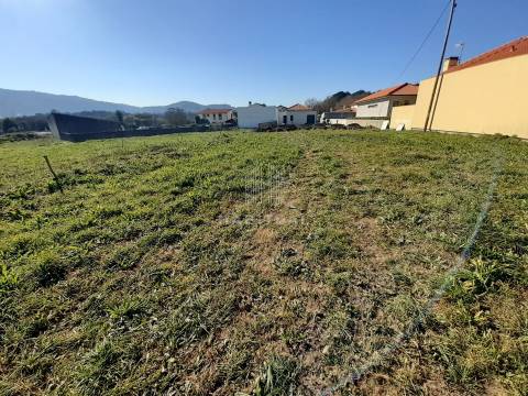 Lote de 1478 m2 destinado a construção em Vila Praia de Âncora
