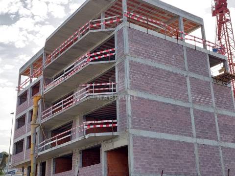 Apartamento T2 Novo em Monserrate