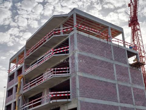 Apartamento T2 Novo em Monserrate