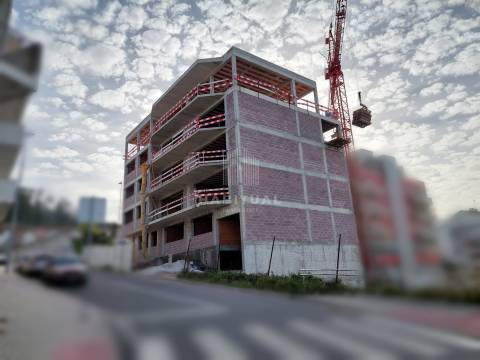 Apartamento T2 Novo em Monserrate