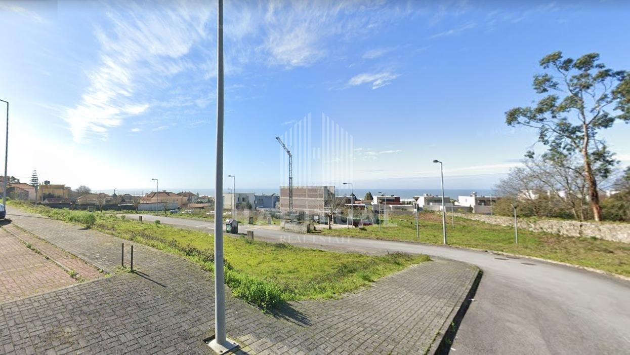 Lote para Construção com Vistas Mar em Areosa