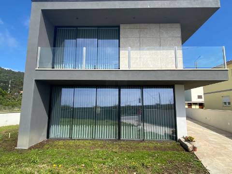 Moradia T4 Junto à Praia em Vila Praia de Âncora