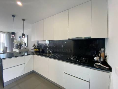 Moradia T4 Junto à Praia em Vila Praia de Âncora