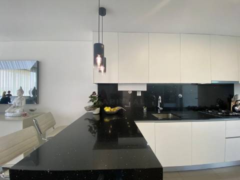 Moradia T4 Junto à Praia em Vila Praia de Âncora