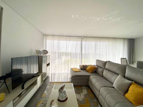 Moradia T4 Junto à Praia em Vila Praia de Âncora