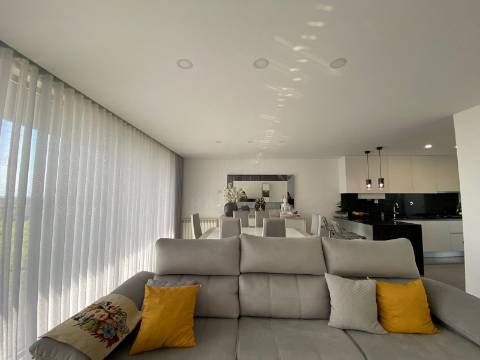 Moradia T4 Junto à Praia em Vila Praia de Âncora