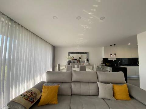 Moradia T4 Junto à Praia em Vila Praia de Âncora