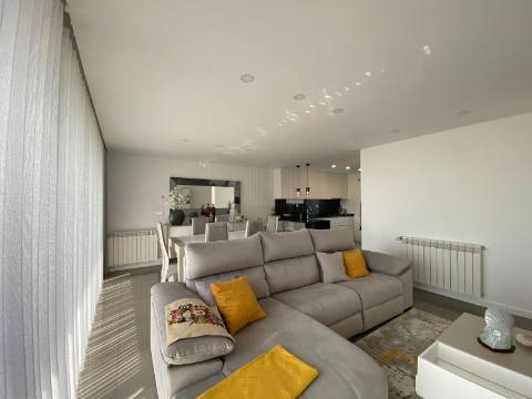 Moradia T4 Junto à Praia em Vila Praia de Âncora