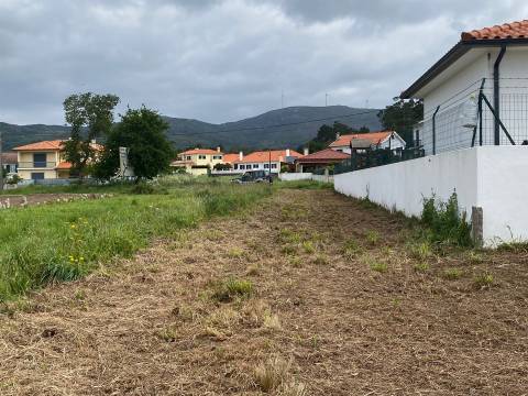 TERRENO EM ÂNCORA COM VIABILIDADE CONSTRUTIVA  ( 1230 M2)