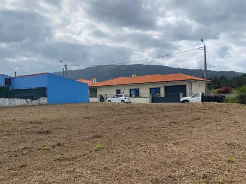 TERRENO EM ÂNCORA COM VIABILIDADE CONSTRUTIVA  ( 1230 M2)