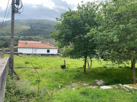 Terreno com 2400 m2 em Âncora