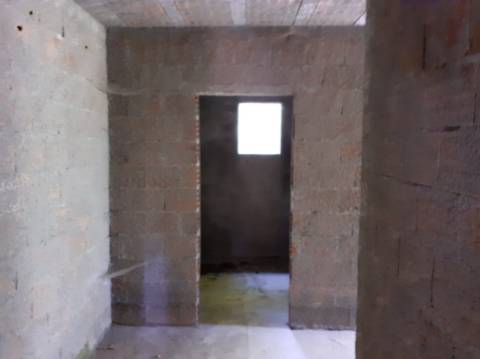 Terreno com Moradia Inacabada em Anais - Ponte de Lima