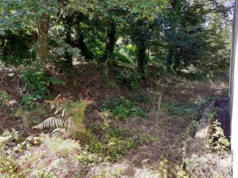 Terreno com Moradia Inacabada em Anais - Ponte de Lima