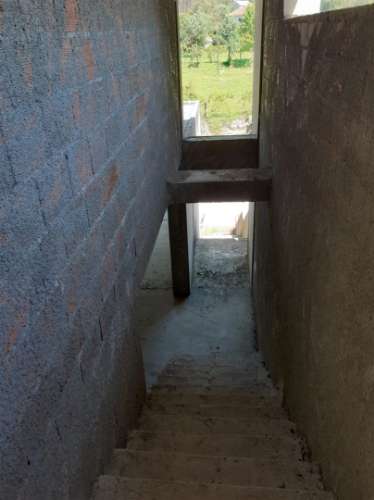 Terreno com Moradia Inacabada em Anais - Ponte de Lima