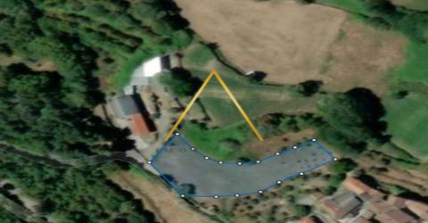 Terreno com cerca de 1800 m2