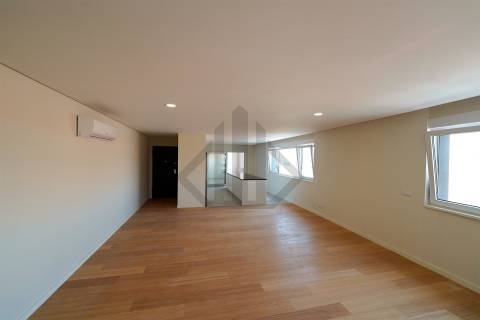 Apartamento T4 Porto Oriental Residence