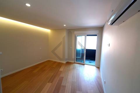 Apartamento T4 Porto Oriental Residence