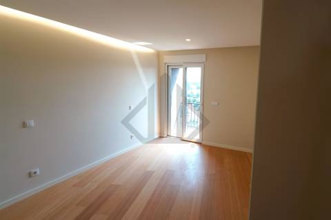 Apartamento T4 Porto Oriental Residence