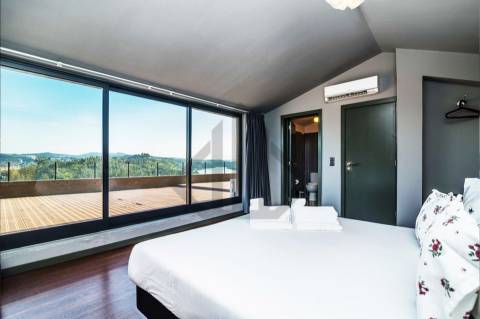 GUESTHOUSE e RESTAURANTE de LUXO com vistas ao Rio Douro.