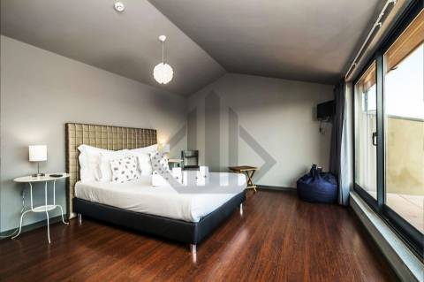 GUESTHOUSE e RESTAURANTE de LUXO com vistas ao Rio Douro.