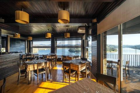 GUESTHOUSE e RESTAURANTE de LUXO com vistas ao Rio Douro.
