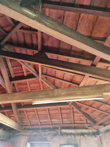 Moradia de Aldeia em Pedra Tradicional