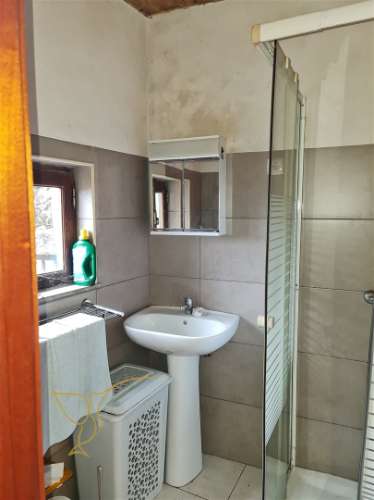 Moradia de Aldeia em Pedra Tradicional