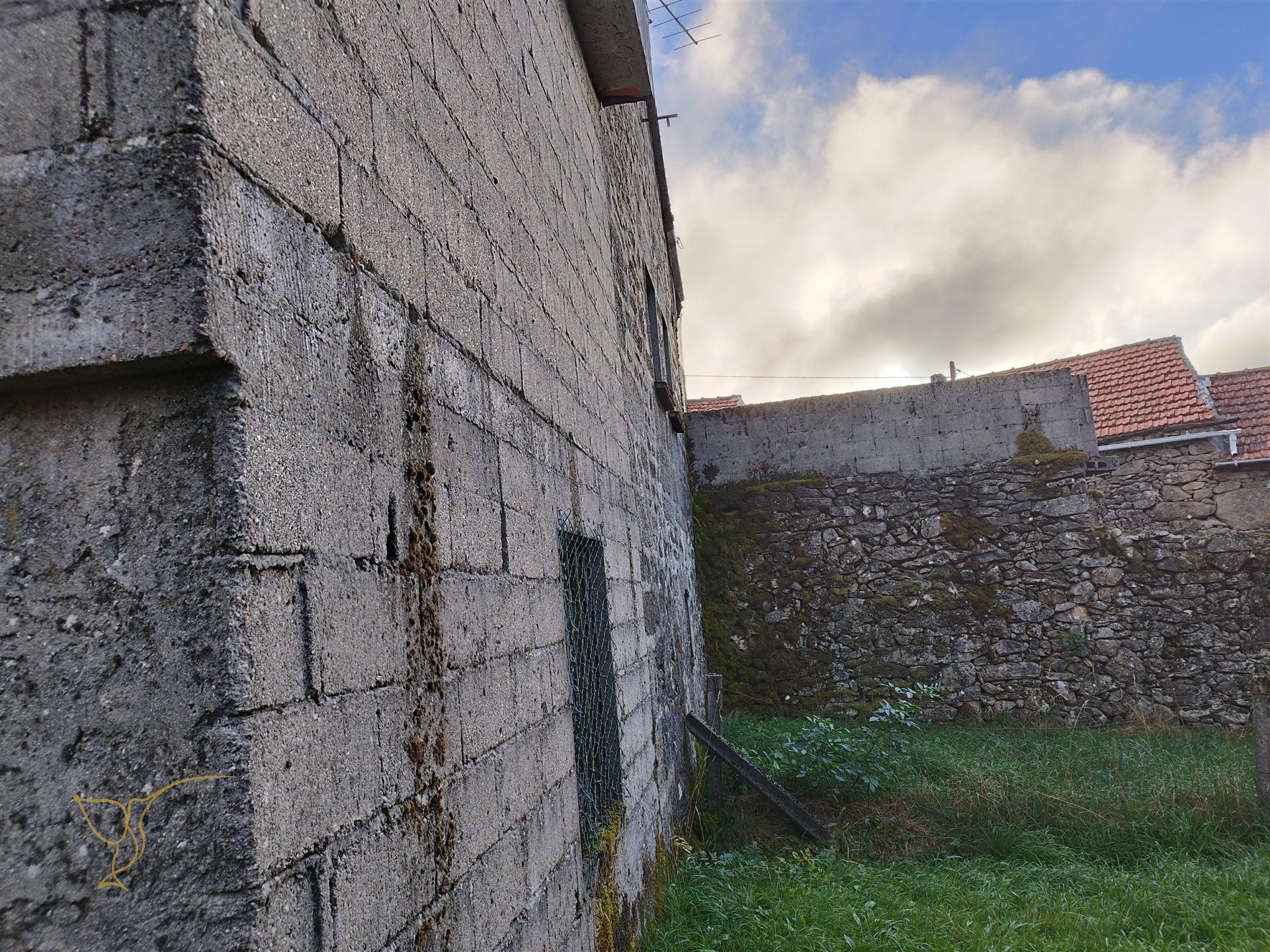 Moradia para restauro em Castro Laboreiro, Viana do Castelo