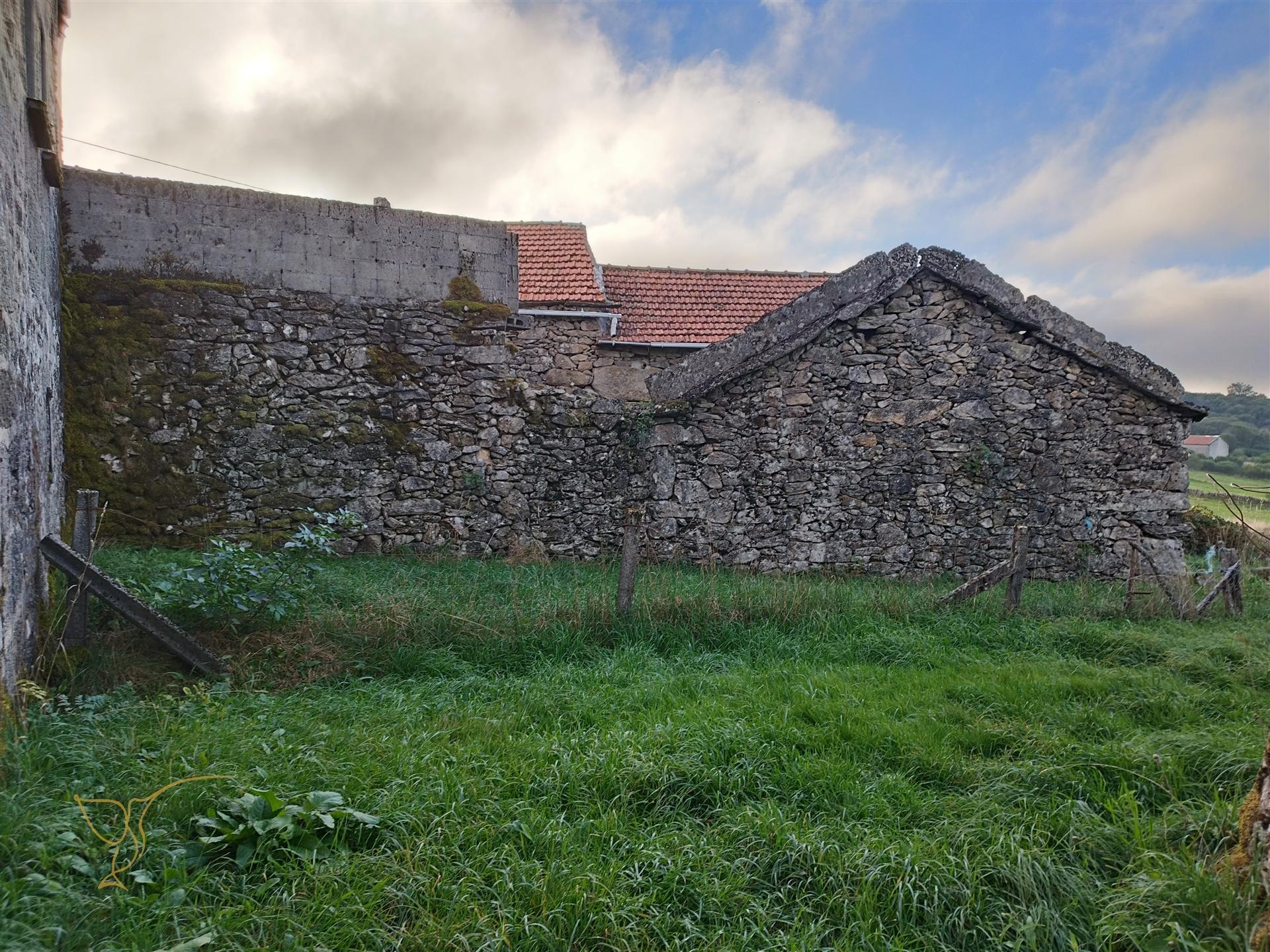 Moradia para restauro em Castro Laboreiro, Viana do Castelo