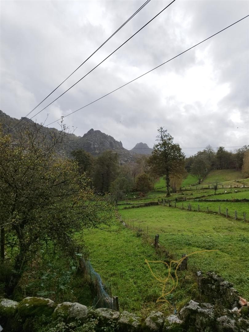 Moradia para restauro em Castro Laboreiro, Viana do Castelo