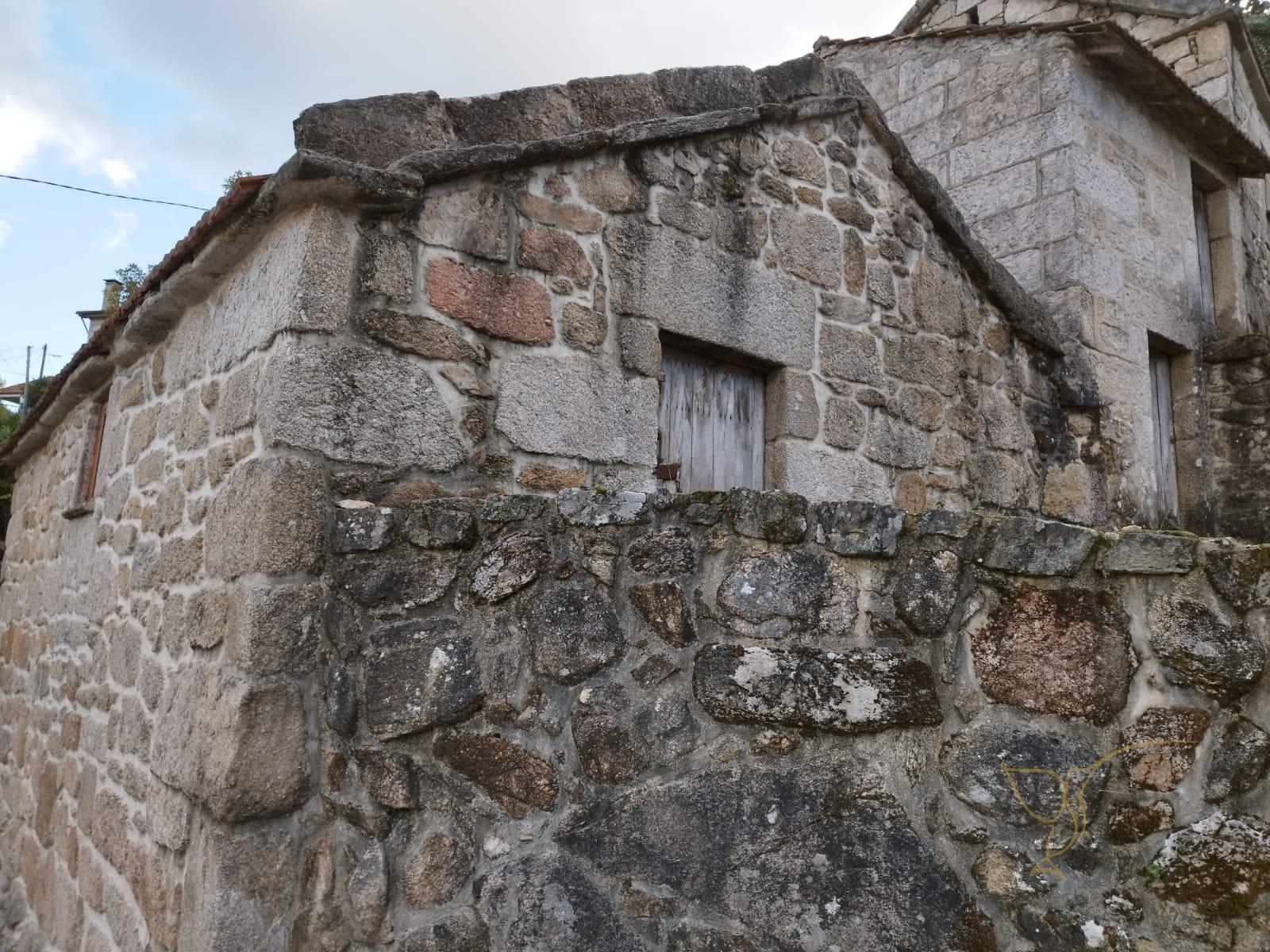 Moradia para restauro em Castro Laboreiro, Viana do Castelo