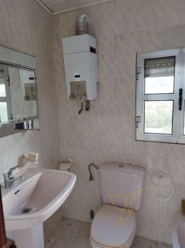 Moradia para restauro em Castro Laboreiro, Viana do Castelo