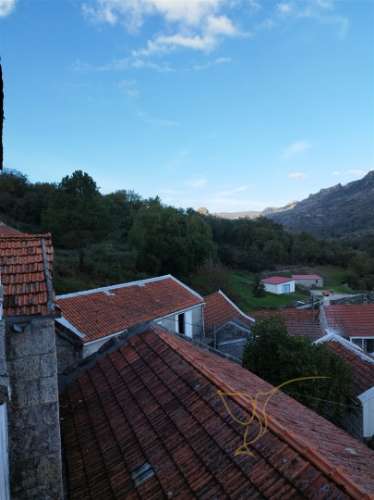 Moradia para restauro em Castro Laboreiro, Viana do Castelo