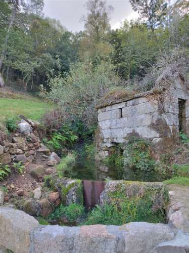Moradia para restauro em Castro Laboreiro, Viana do Castelo