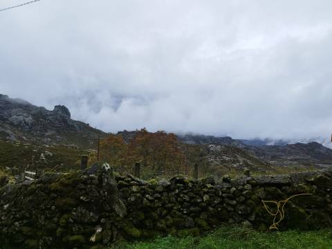 Moradia para restauro em Castro Laboreiro, Viana do Castelo