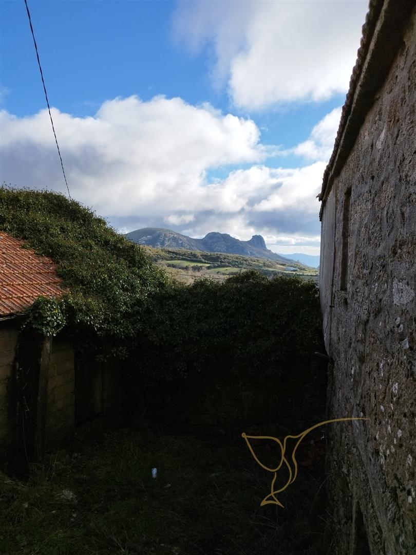 Moradia para restauro em Castro Laboreiro, Viana do Castelo