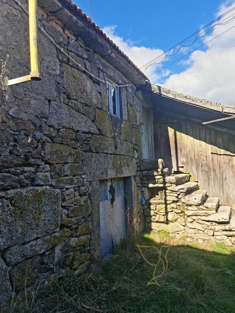 Moradia para restauro em Castro Laboreiro, Viana do Castelo