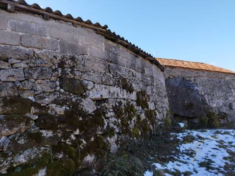 Moradia para restauro em Castro Laboreiro, Viana do Castelo