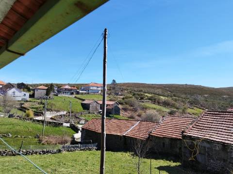 Moradia para restauro em Castro Laboreiro, Viana do Castelo