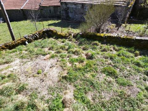Moradia para restauro em Castro Laboreiro, Viana do Castelo