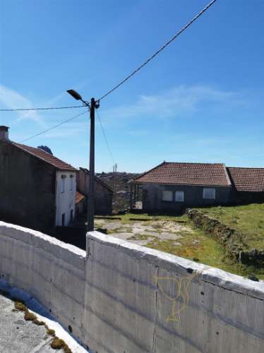 Moradia para restauro em Castro Laboreiro, Viana do Castelo