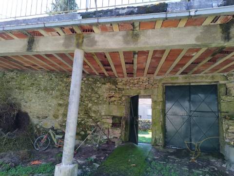 Moradia para restauro em Castro Laboreiro, Viana do Castelo