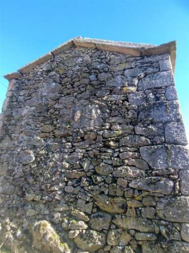 Moradia para restauro em Castro Laboreiro, Viana do Castelo