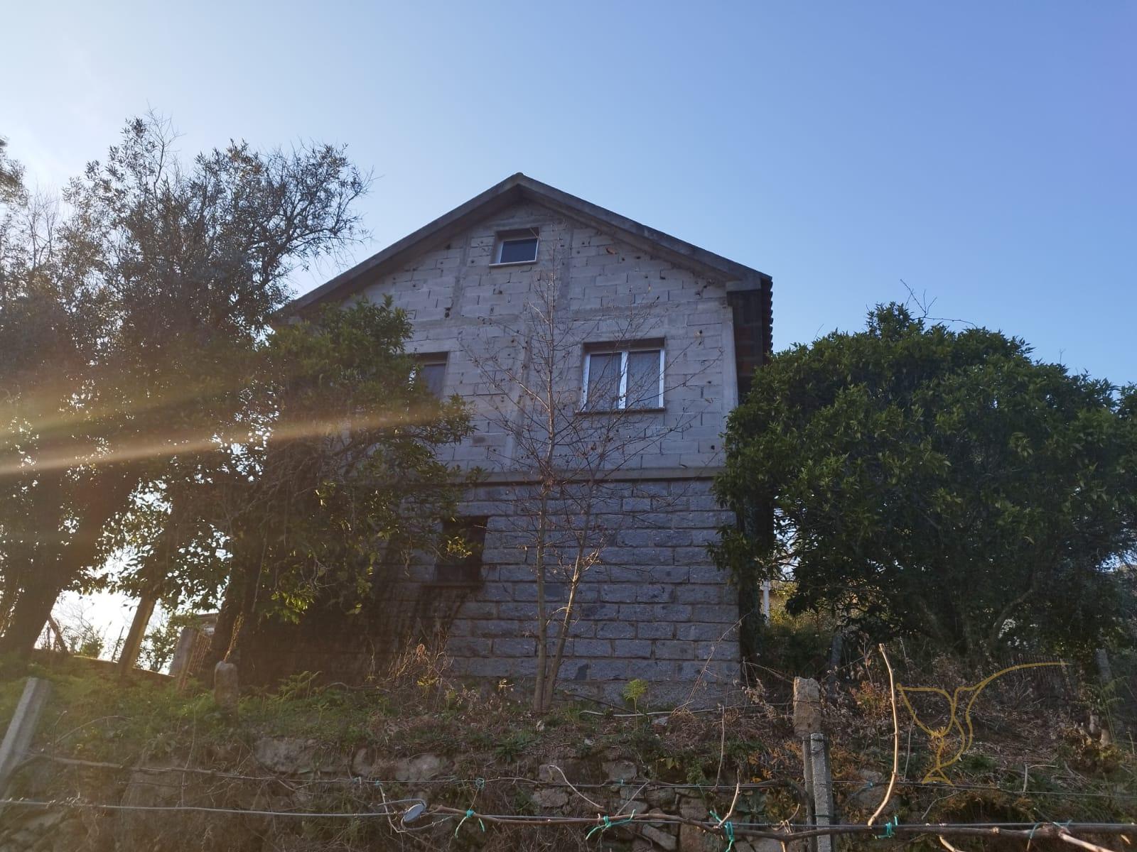 Moradia para restaurar em Melgaço, Viana do Castelo