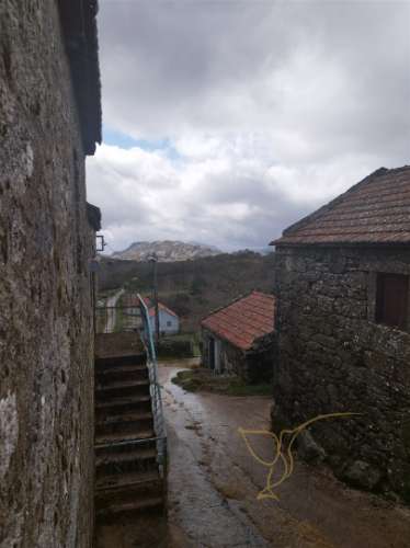 Moradia para restauro em Castro Laboreiro, Viana do Castelo